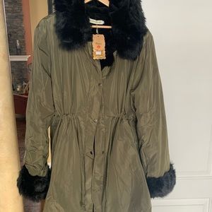 New Women’s hooded parka with faux fur lining.